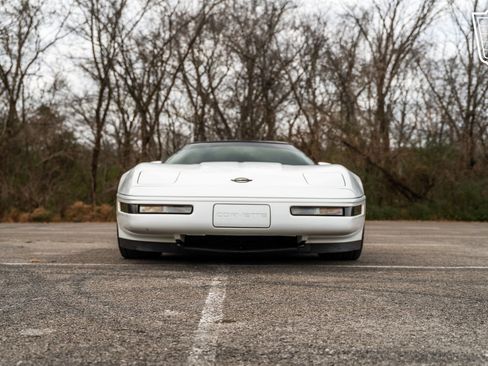 Used 1991 Chevrolet Corvette Coupe image 6