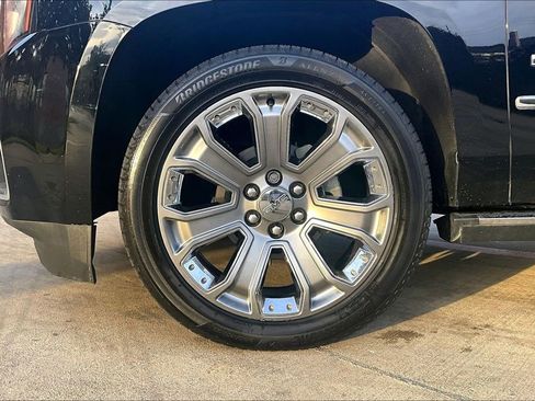 Used 2016 GMC Yukon Denali w/ Open Road Package image 11