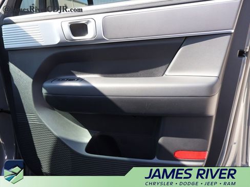 Used 2026 Hyundai Santa Fe SE FWD image 8