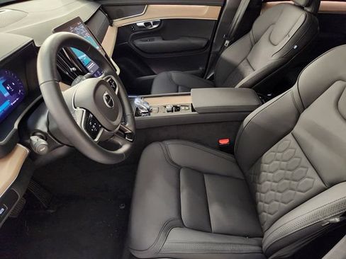 Used 2026 Volvo XC90 B5 Plus w/ Protection Package Premier AWD/4WD image 14