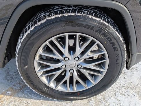 Used 2013 Jeep Grand Cherokee Overland w/ Advance Technology Group image 9