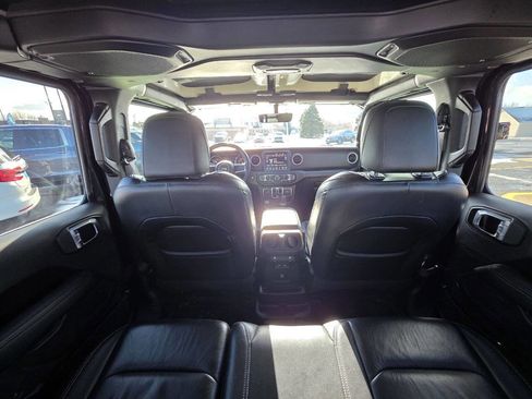 Used 2018 Jeep Wrangler Unlimited Sahara image 23