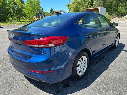 Used 2018 Hyundai Elantra SE w/ SE Connectivity Package 04 FWD image 11