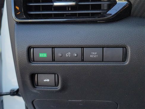 Used 2021 Nissan Sentra SV image 30