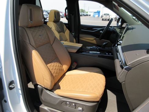 Used 2023 Cadillac Escalade Sport w/ Touring Package AWD/4WD image 25
