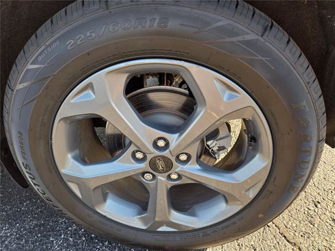 Used 2023 Ford Escape ST-Line Select AWD/4WD image 24