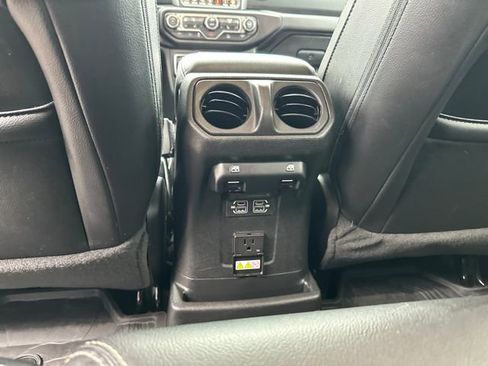 Used 2023 Jeep Wrangler Unlimited Sahara w/ Cold Weather Group AWD/4WD image 34