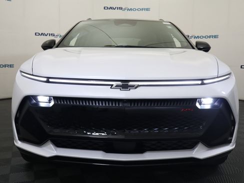 New 2025 Chevrolet Equinox EV RS image 13