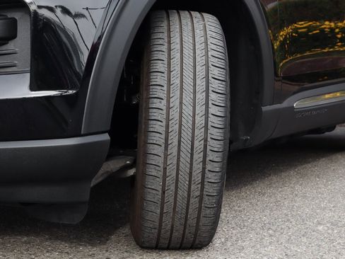 Used 2023 Ford Explorer XLT w/ Class IV Trailer Tow Package image 46