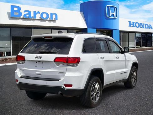 Used 2021 Jeep Grand Cherokee Laredo AWD/4WD image 5