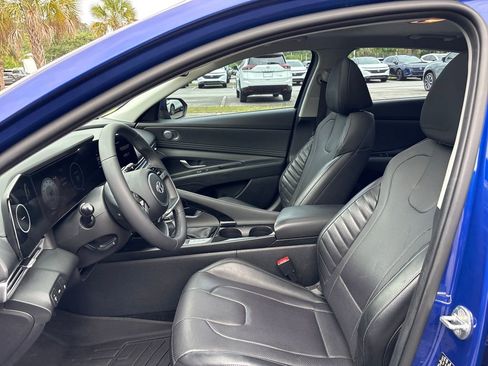 Used 2023 Hyundai Elantra Limited FWD image 6