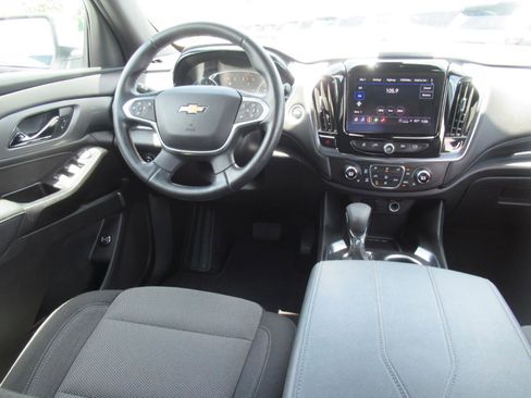 Used 2023 Chevrolet Traverse LT FWD image 13