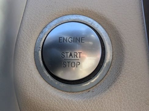 Used 2018 Mercedes-Benz C 300 Sedan image 27