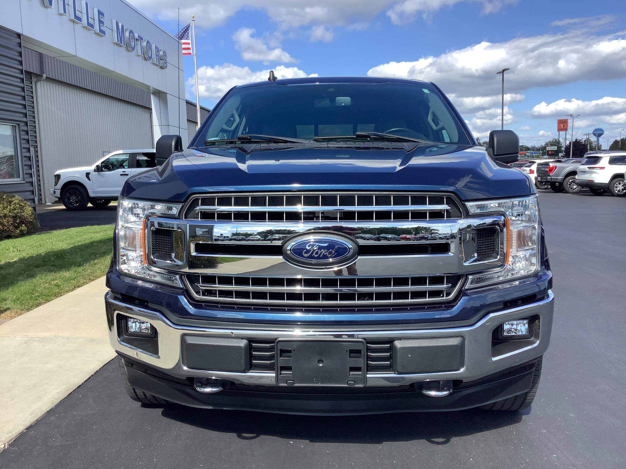 Used 2019 Ford F150 XLT w/ Equipment Group 302A Luxury AWD/4WD image 3