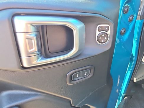 Used 2020 Jeep Wrangler Sport image 9