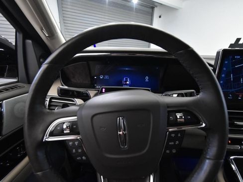 Used 2022 Lincoln Navigator Reserve image 30