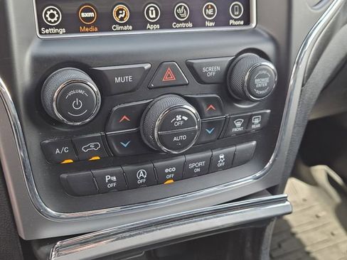 Used 2018 Jeep Grand Cherokee Altitude image 20