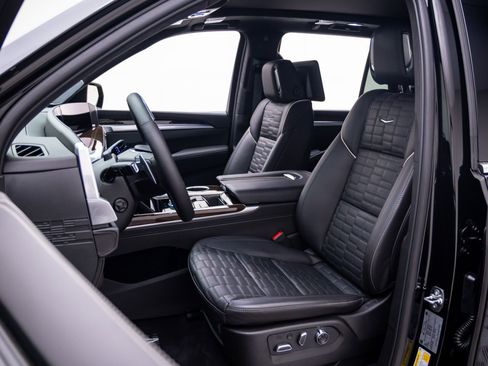 Certified 2026 Cadillac Escalade Platinum Luxury w/ LPO, Floor Liner Package AWD/4WD image 15