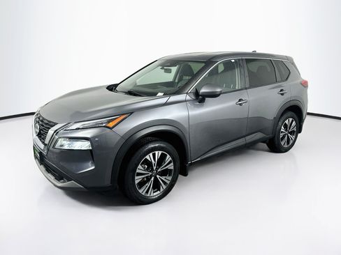 Used 2023 Nissan Rogue SV FWD image 3