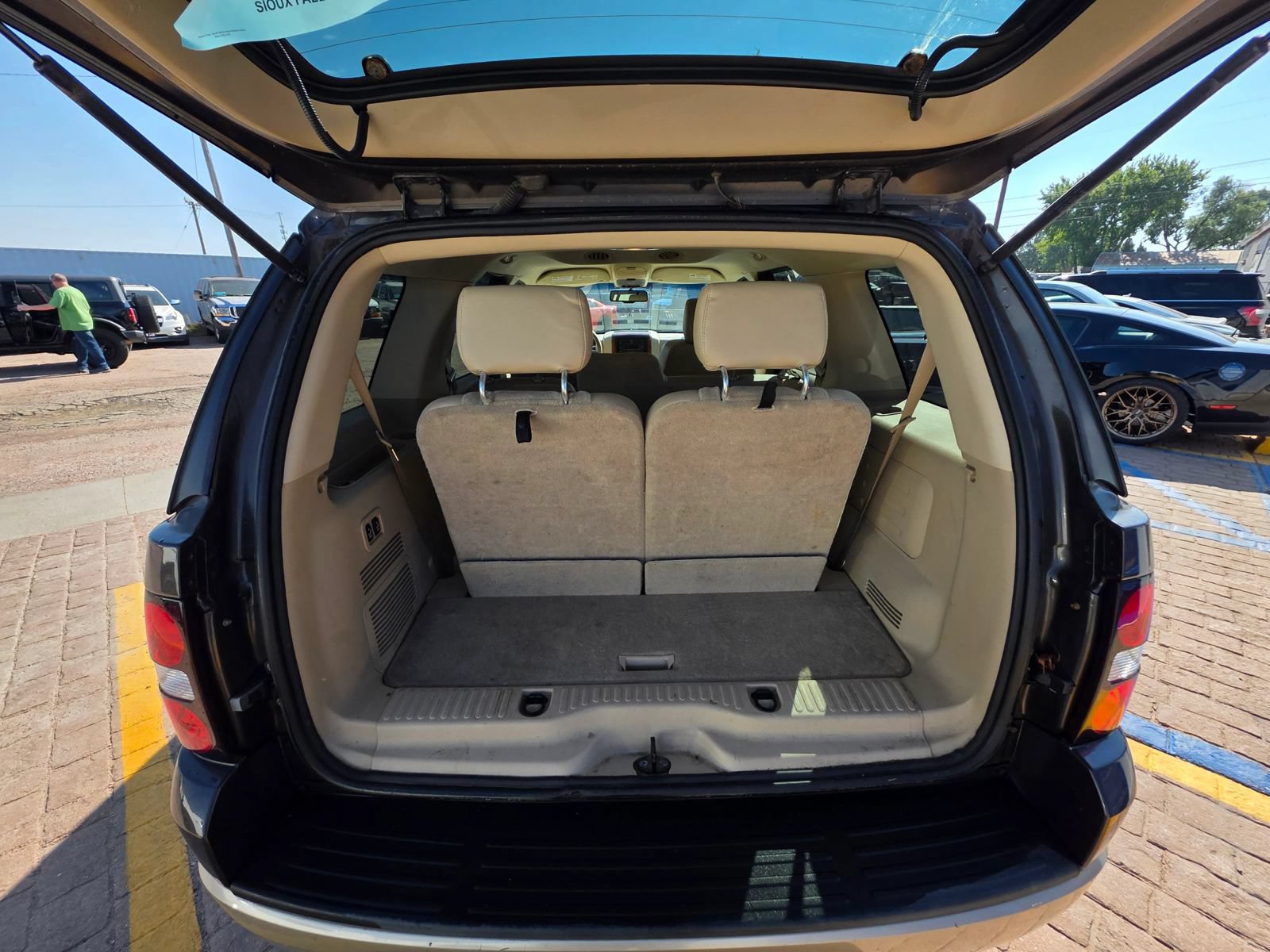 Used 2006 Ford Explorer Eddie Bauer AWD/4WD image 12
