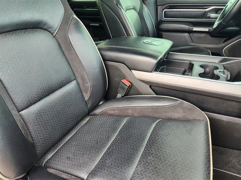 Used 2022 RAM 1500 Laramie w/ Sport Appearance Package image 15