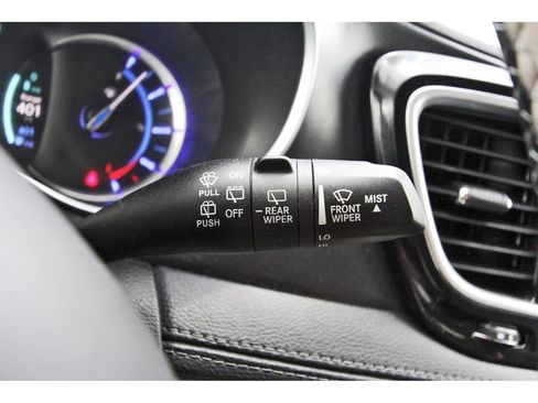 Used 2020 Chrysler Pacifica Limited w/ Advanced Safetytec Group FWD image 23