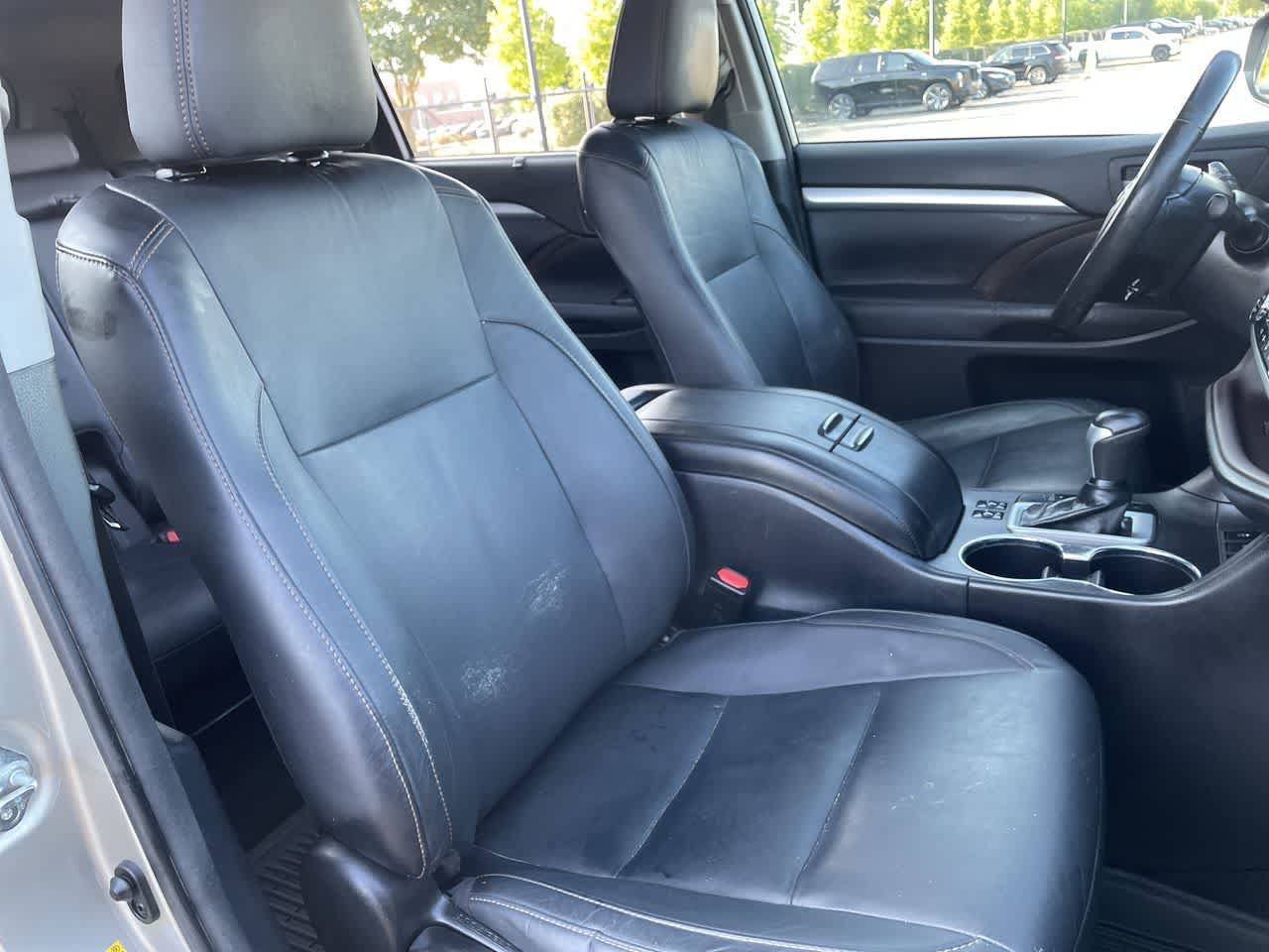 Used 2015 Toyota Highlander XLE AWD/4WD image 14