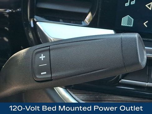 Used 2025 Chevrolet Silverado 1500 LT AWD/4WD image 11