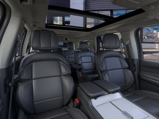 New 2026 Lincoln Navigator Reserve AWD/4WD image 11