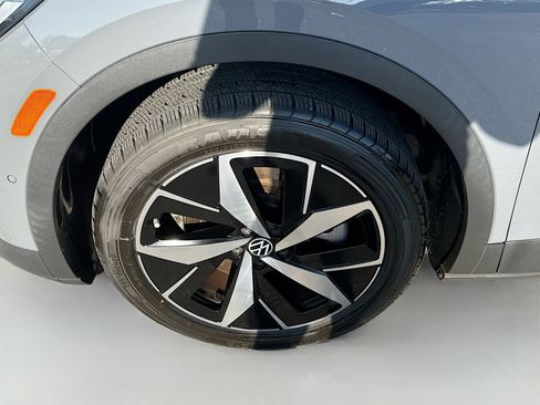 Used 2023 Volkswagen ID.4 Pro S image 37