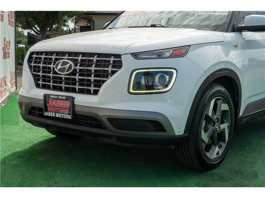 Used 2020 Hyundai Venue SEL w/ Convenience + Premium Package FWD image 32