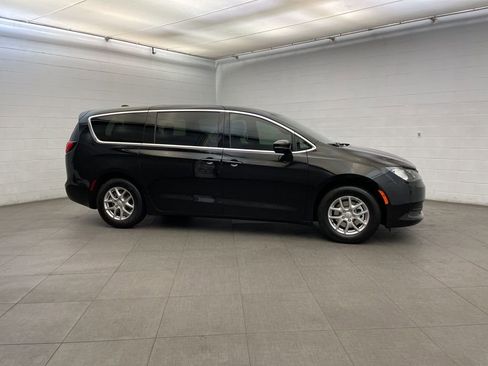 New 2026 Chrysler Voyager LX image 2