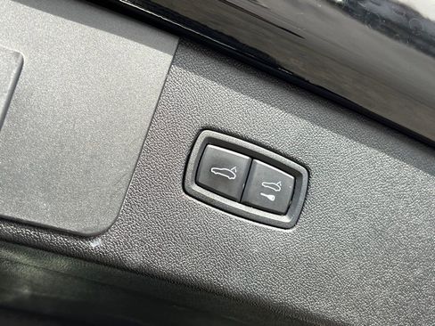 Used 2021 Porsche Cayenne Turbo image 24