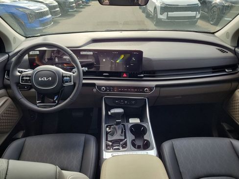 New 2026 Kia Carnival EX FWD image 18