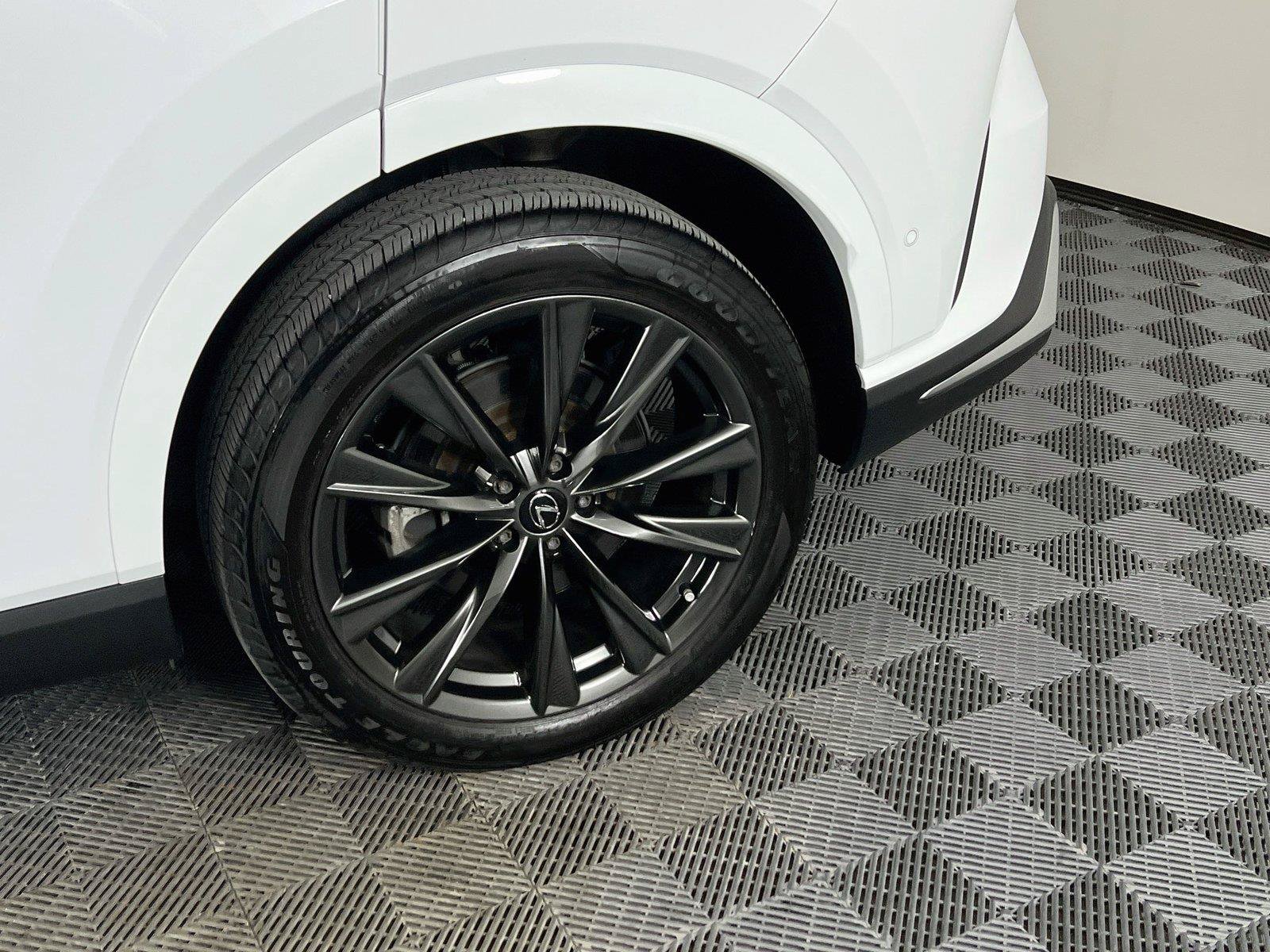 Used 2024 Lexus RX 350 F Sport w/ Convenience Package AWD/4WD image 31