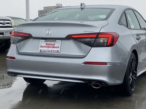 Used 2025 Honda Civic Sport image 4