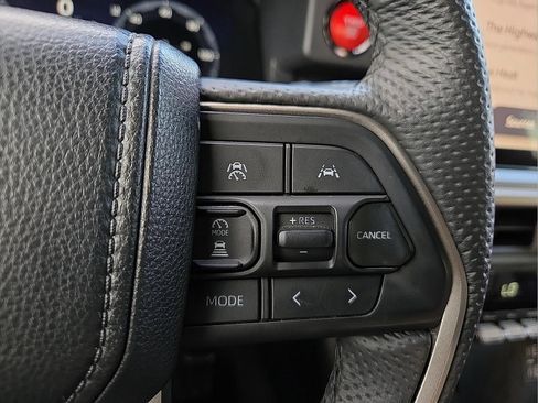 Used 2024 Toyota Tacoma TRD Off-Road w/ TRD Off Road Upgrade Package AWD/4WD image 19