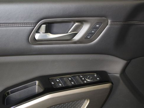 Used 2024 Nissan Pathfinder Platinum image 23