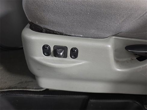 Used 2010 Ford E-350 and Econoline 350 XLT image 15