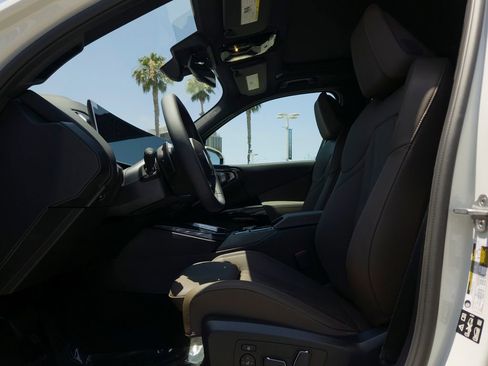 New 2026 BMW X3 xDrive30i w/ Premium Package AWD/4WD image 8