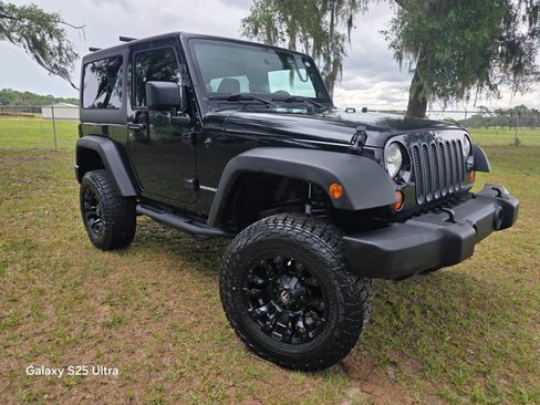 Used 2011 Jeep Wrangler Rubicon w/ PWR Convenience Group AWD/4WD image 2