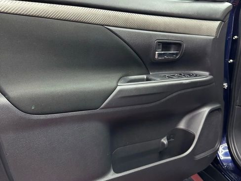 Used 2016 Mitsubishi Outlander ES image 9