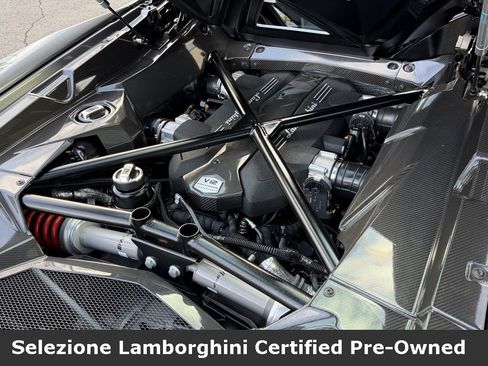 Used 2018 Lamborghini Aventador S image 12