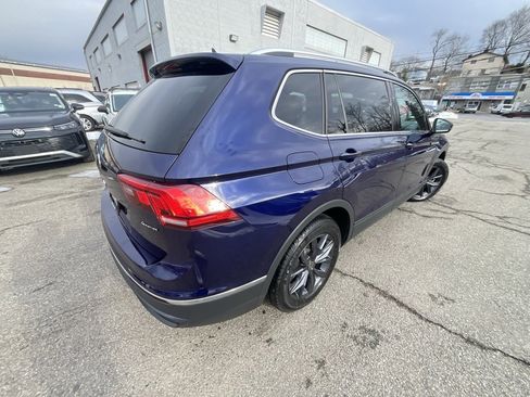 Used 2022 Volkswagen Tiguan SE image 4