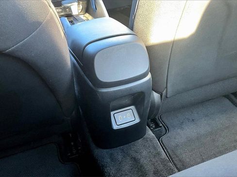 Certified 2025 Hyundai Elantra Sport image 33