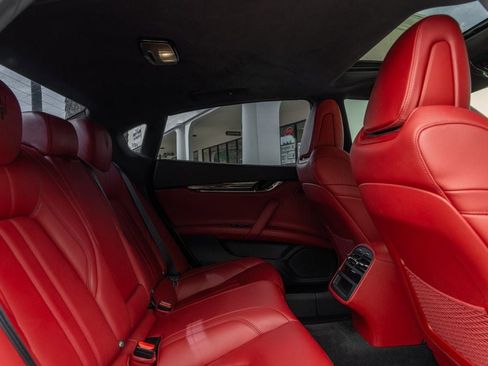 Used 2018 Maserati Quattroporte S GranSport image 27