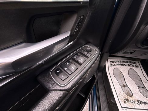 Used 2024 RAM 1500 Laramie image 13