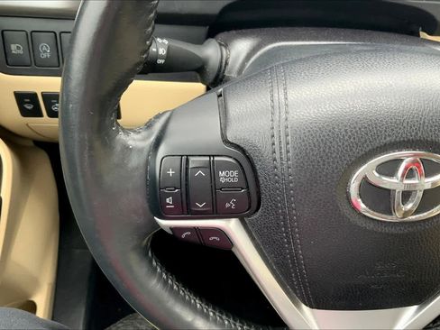 Used 2017 Toyota Highlander Limited Platinum FWD image 20