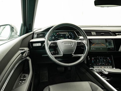 Used 2022 Audi e-tron Premium w/ Convenience Plus Package AWD/4WD image 35