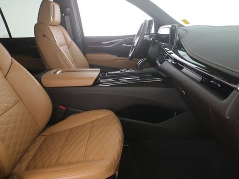 Used 2024 Cadillac Escalade Premium Luxury w/ Performance Package AWD/4WD image 36